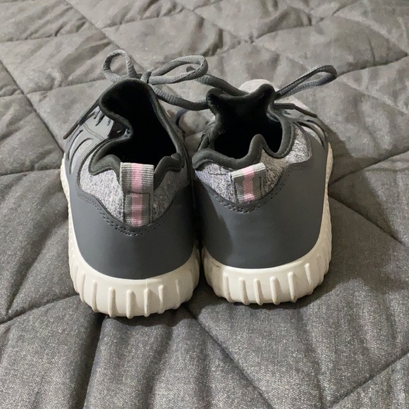 Sole Mates tennis shoes - Picture 3 of 3